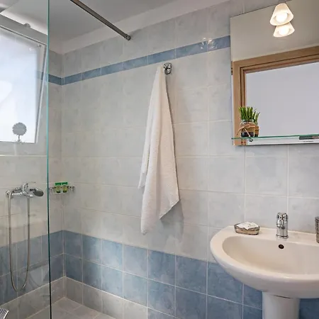 Azure Seaside Apts Apartmán *