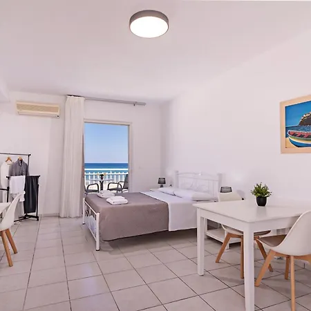 Azure Seaside Apts Apartmán *