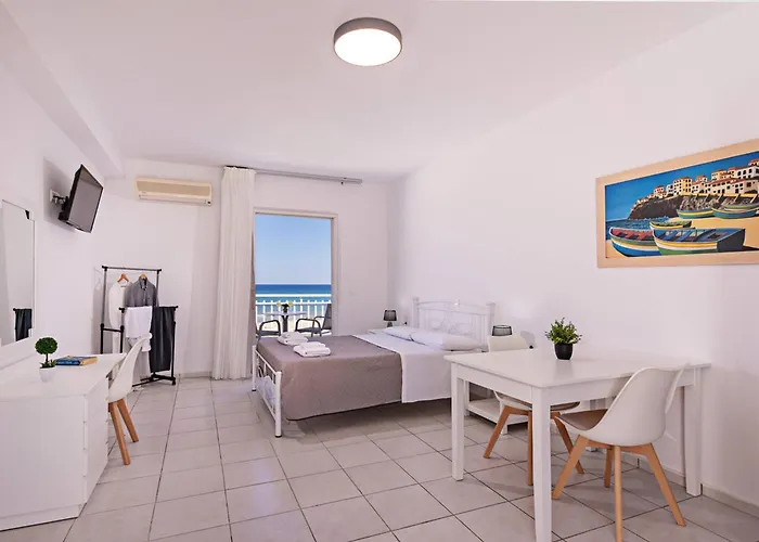 Azure Seaside Apts Apartament *