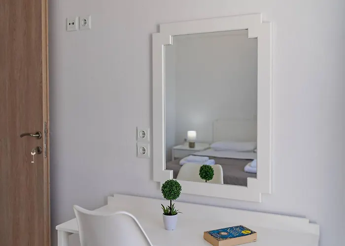 Azure Seaside Apts Appartamento *