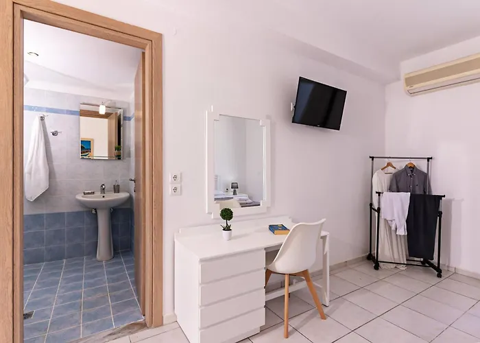 Azure Seaside Apts *