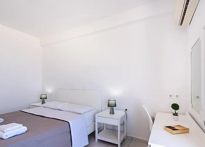 Azure Seaside Apts * Retimno