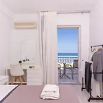 Azure Seaside Apts Retimno