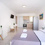 Azure Seaside Apts Apartament Retimno