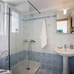 Azure Seaside Apts Apartament *