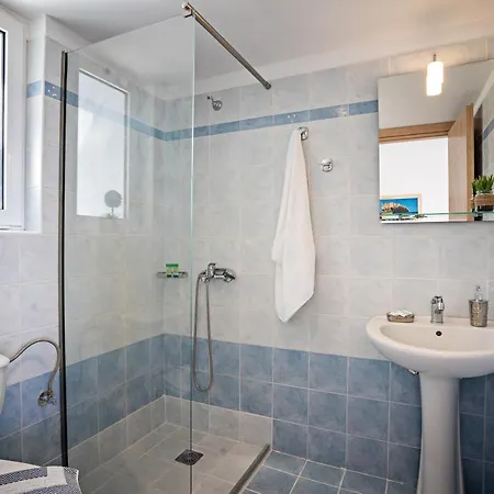 Azure Seaside Apts Daire