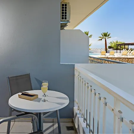 Azure Seaside Apts *