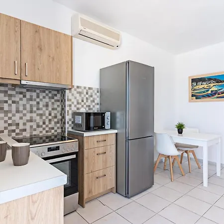 Azure Seaside Apts Rethymno