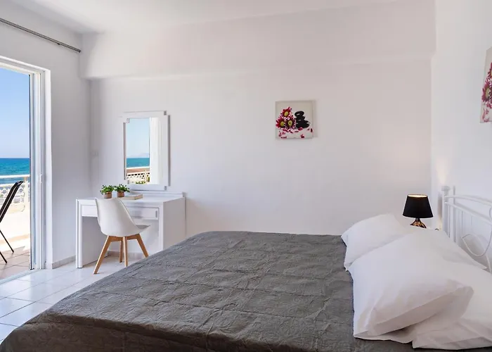 Azure Seaside Apts Rethymno