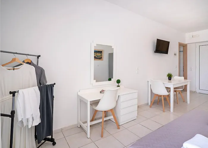 Azure Seaside Apts * Rethimnon