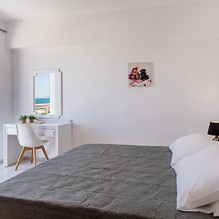 Azure Seaside Apts Rétino